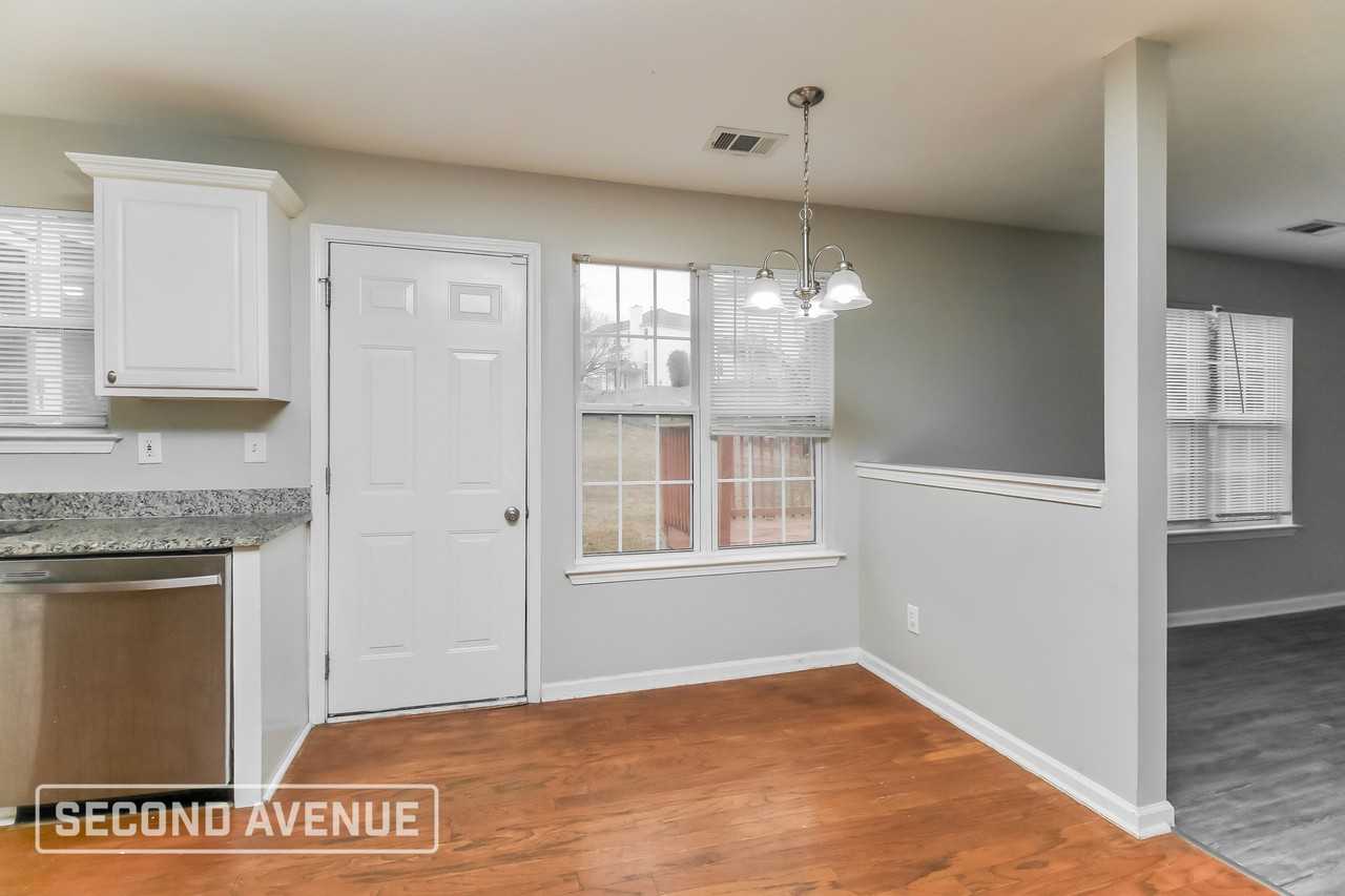 5681 Spring Mill Cir - Photo 6 of 27