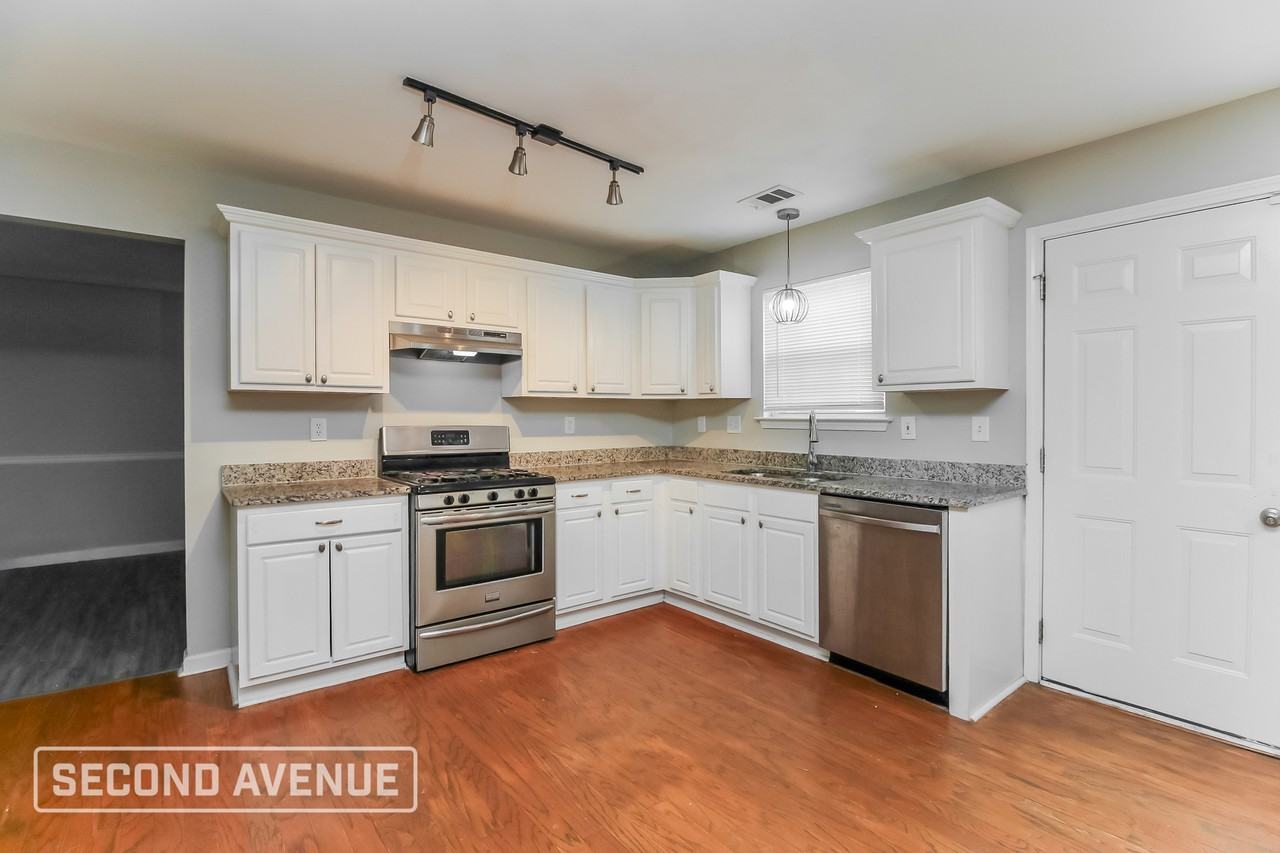 5681 Spring Mill Cir - Photo 7 of 27