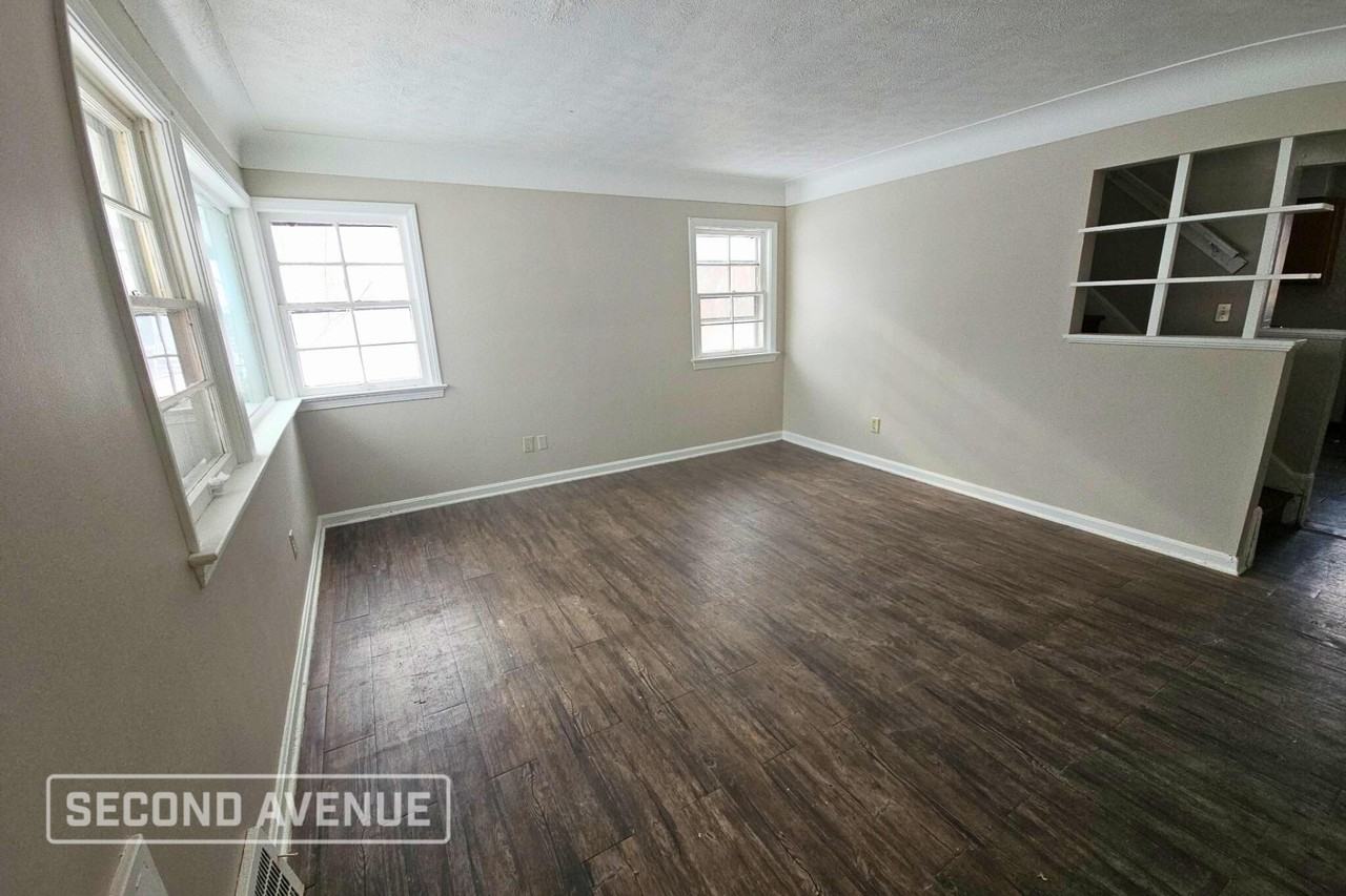 3990 Jo Ann Dr - Photo 3 of 17