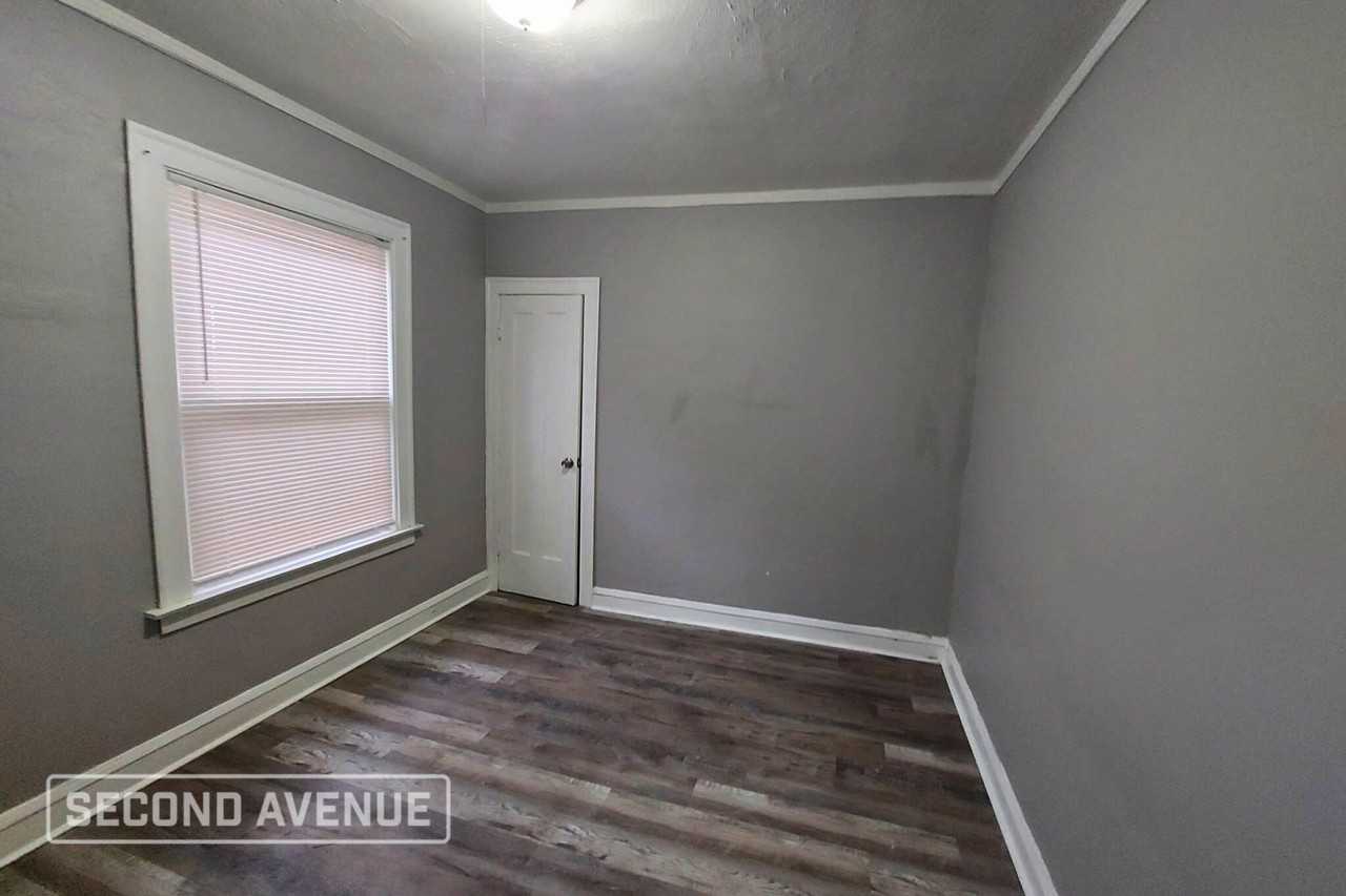 8312 S Aberdeen St - Photo 5 of 14