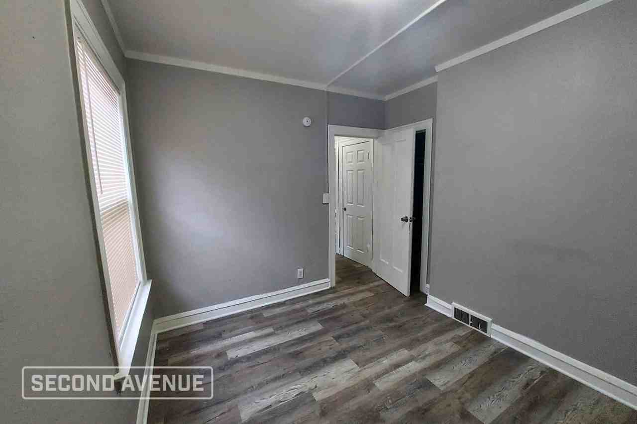 8312 S Aberdeen St - Photo 6 of 14