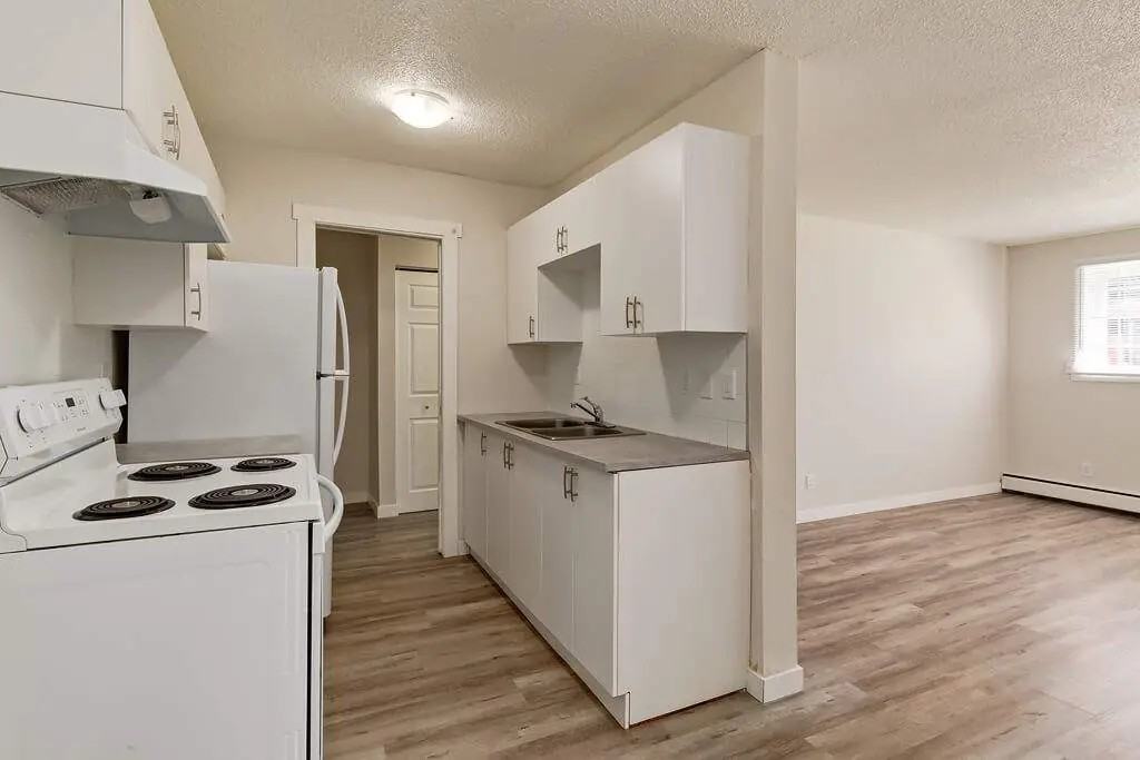 Lenita Manor - Photo 7 of 22