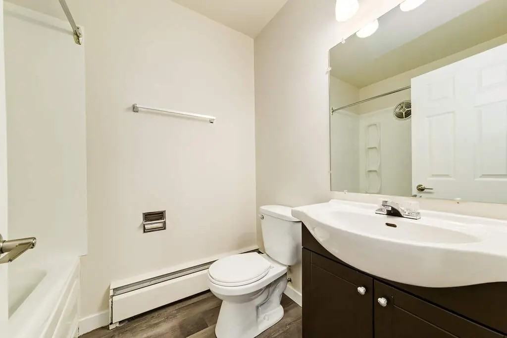 Montrose Apartments - Photo 6 of 21