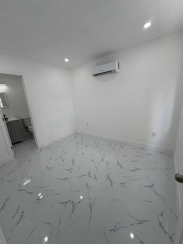 1735 NW 68th St - Photo 6 of 6