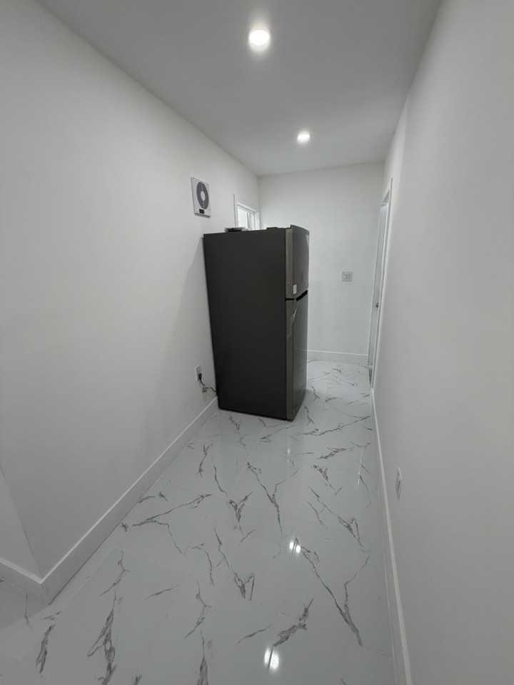 1735 NW 68th St - Photo 4 of 6