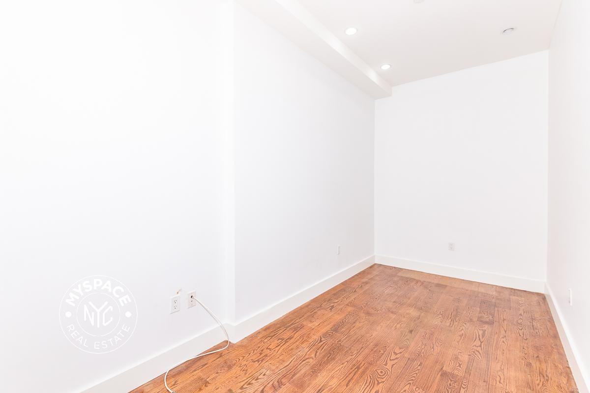 1072 Bergen St #3B - Photo 5 of 13
