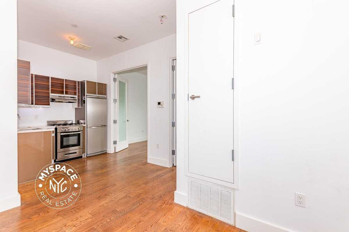 1072 Bergen St #3B - Photo 6 of 13