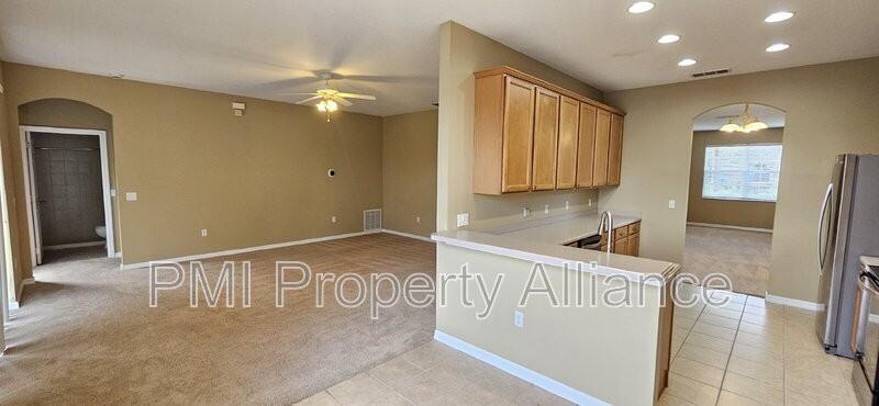 4745 Walnut Ridge Dr - Photo 6 of 35