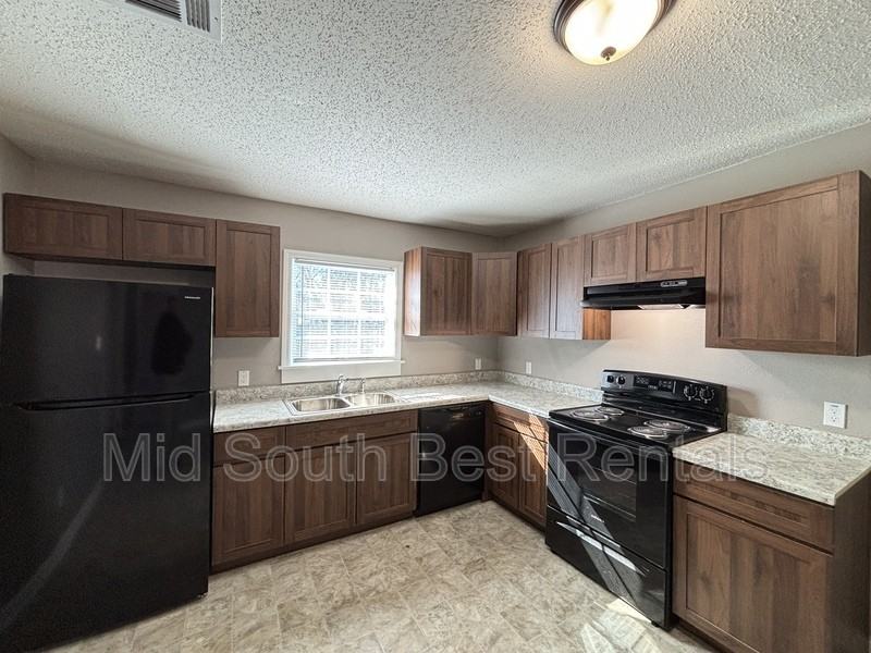 607 Pollock St - Photo 5 of 13