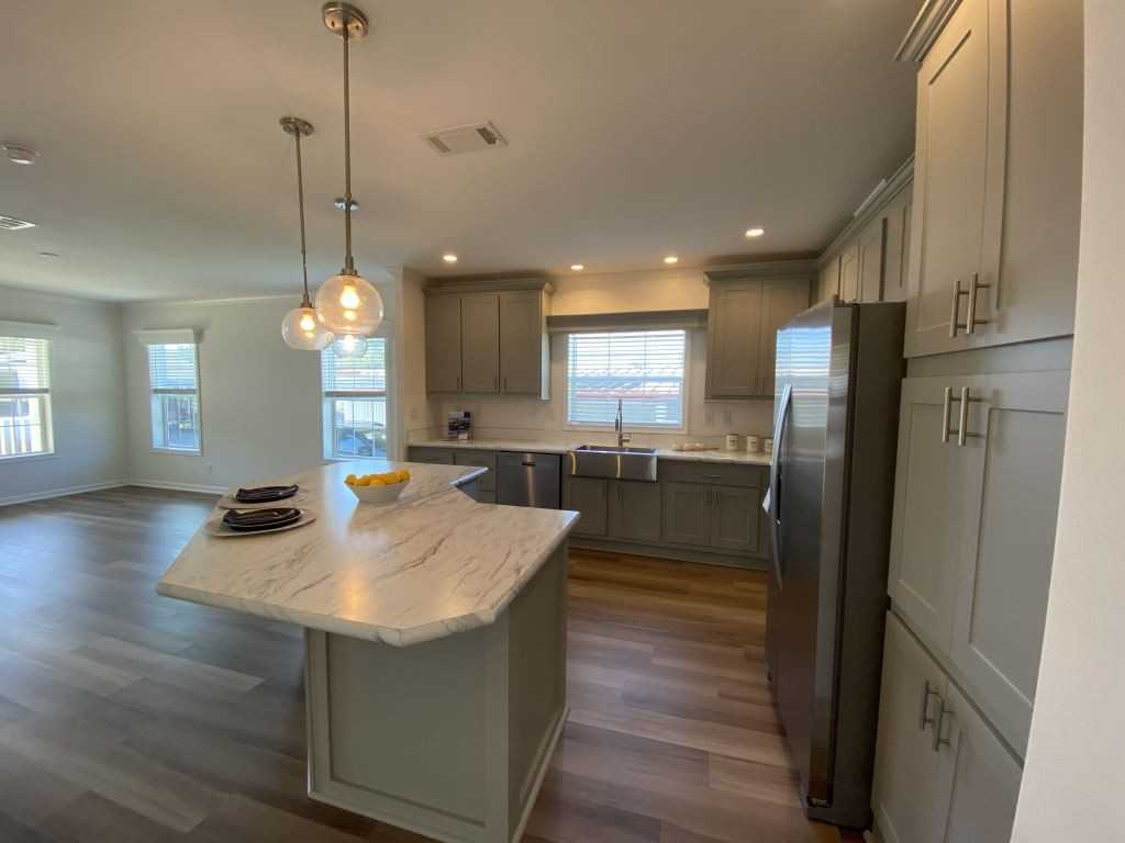 212 Liberty St - Photo 3 of 29