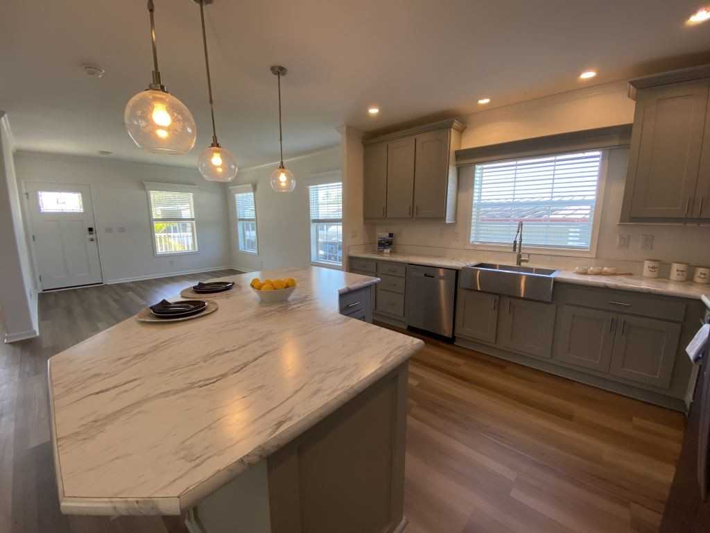 212 Liberty St - Photo 5 of 29