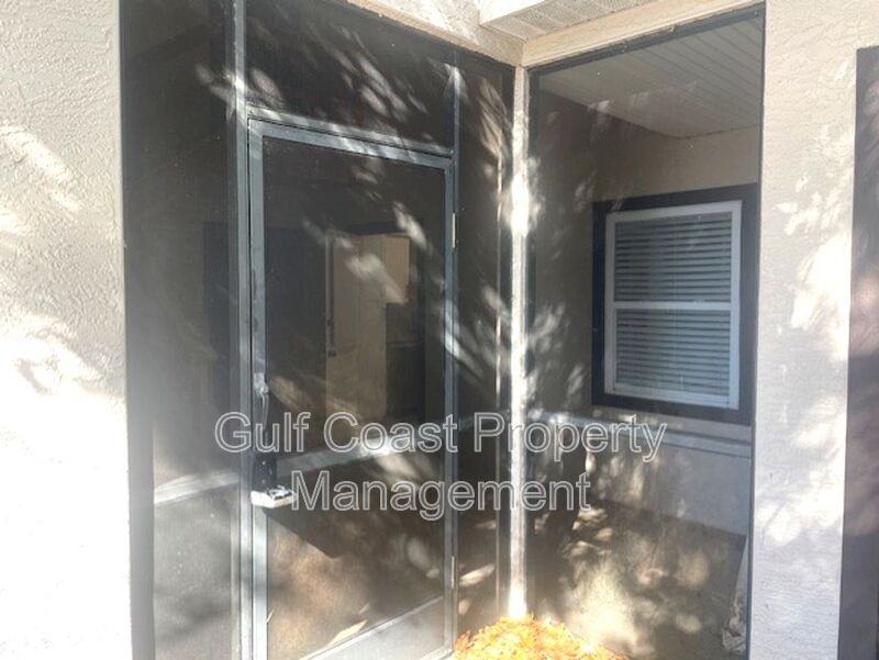 811 42nd St #C - Photo 2 of 14