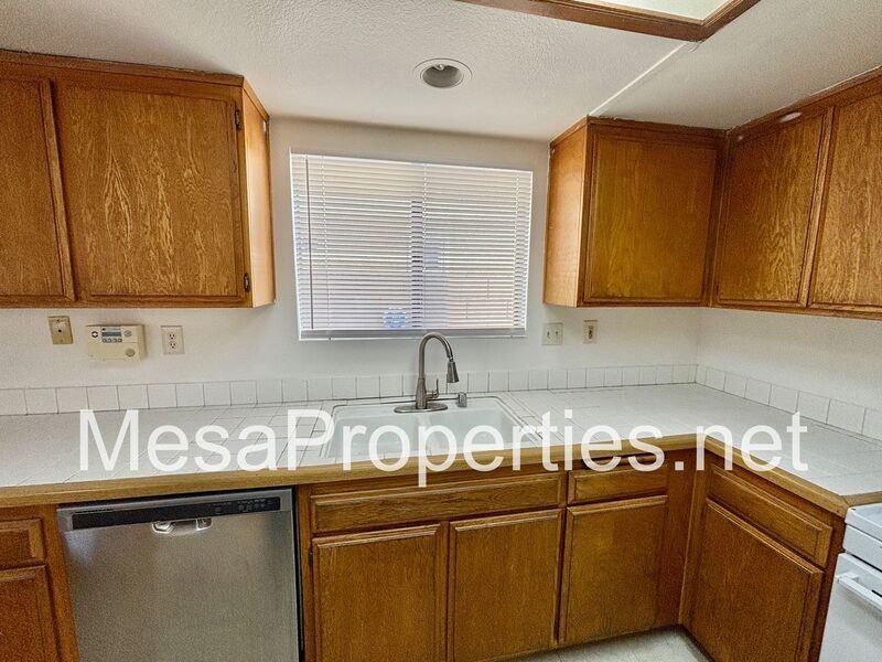 1584 Sycamore Ln - Photo 5 of 28