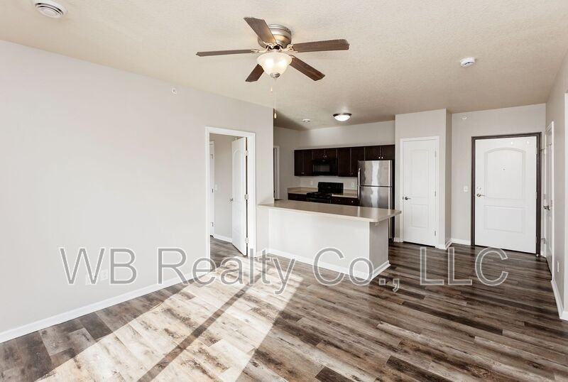 1951 N James St #303 - Photo 4 of 27