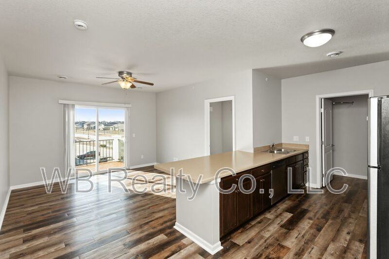 1951 N James St #303 - Photo 5 of 27