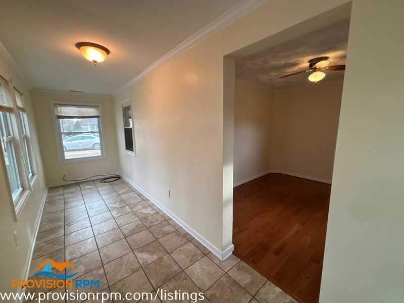 221 Rosewood St - Photo 2 of 13
