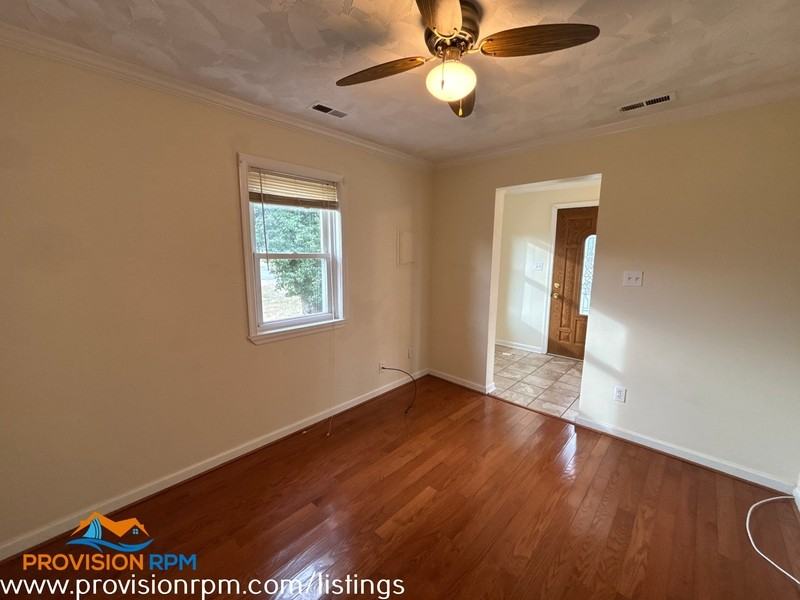 221 Rosewood St - Photo 5 of 13