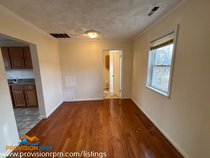 221 Rosewood St - Photo 6 of 13