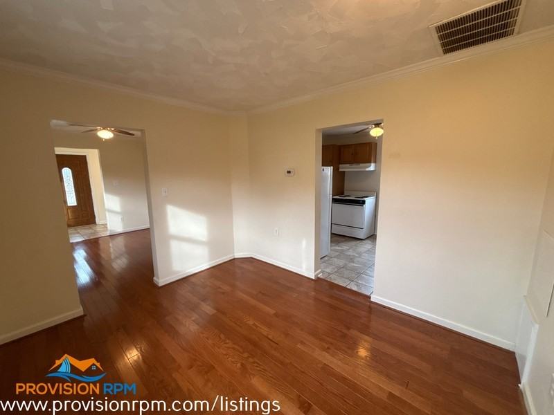 221 Rosewood St - Photo 7 of 13