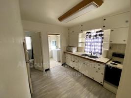 featured image of 1009 E Flint St