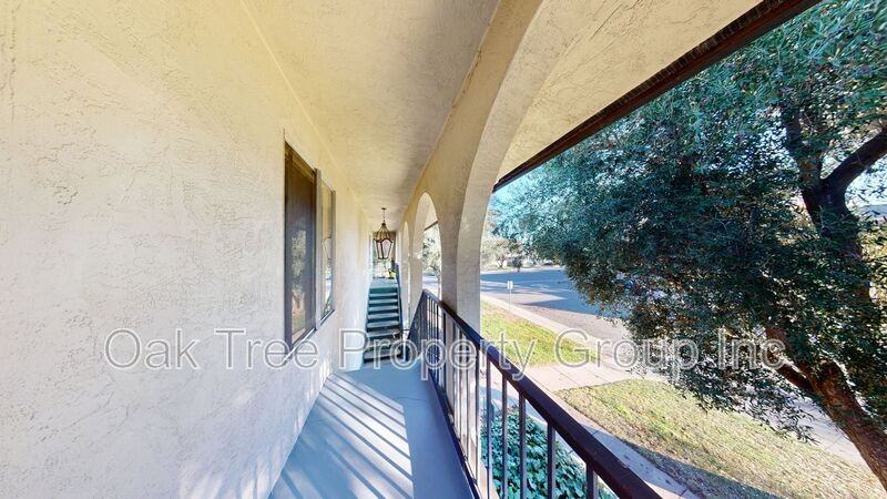 1637 Catalina Ct #28 - Photo 2 of 32