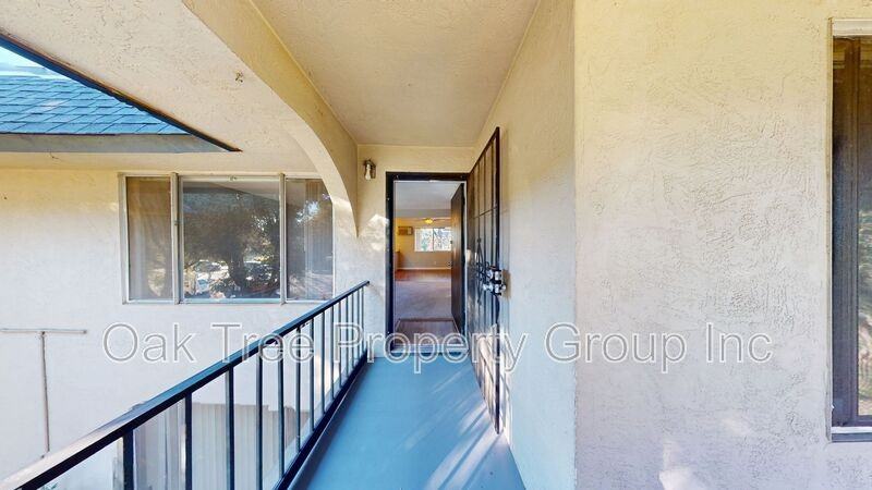 1637 Catalina Ct #28 - Photo 4 of 32