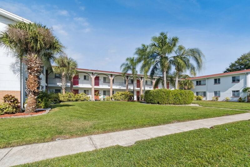 4729 39th Ave N - Photo 3 of 37