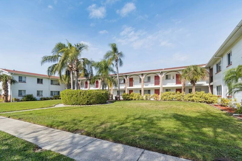 4729 39th Ave N - Photo 4 of 37