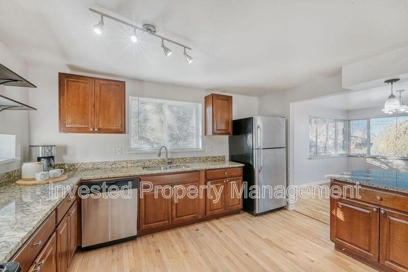 3392 Ivy St - Photo 7 of 18