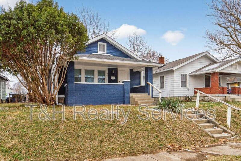 1927 N Dearborn St - Photo 4 of 32