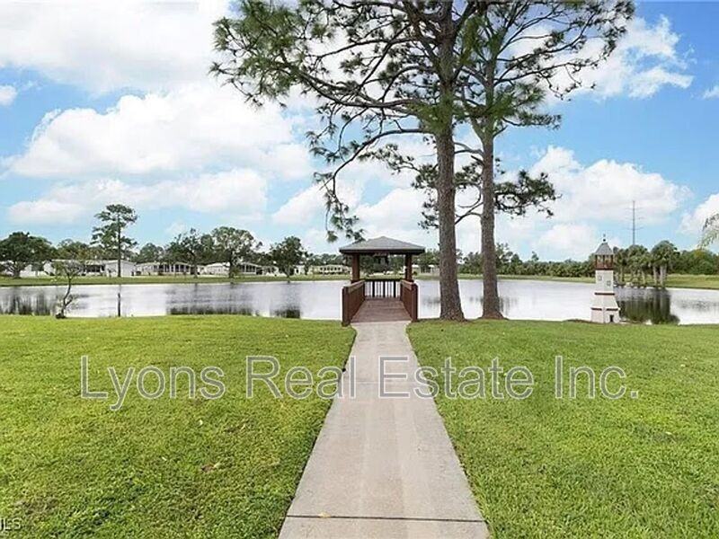 5370 Countryfield Cir - Photo 3 of 31