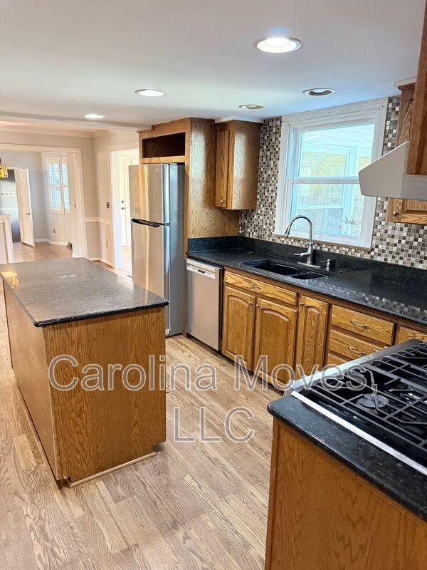 121 Chipwood Ln - Photo 4 of 24