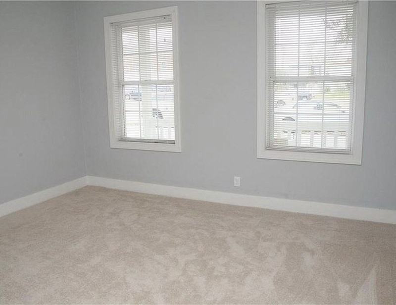 1719 Porter St - Photo 3 of 14