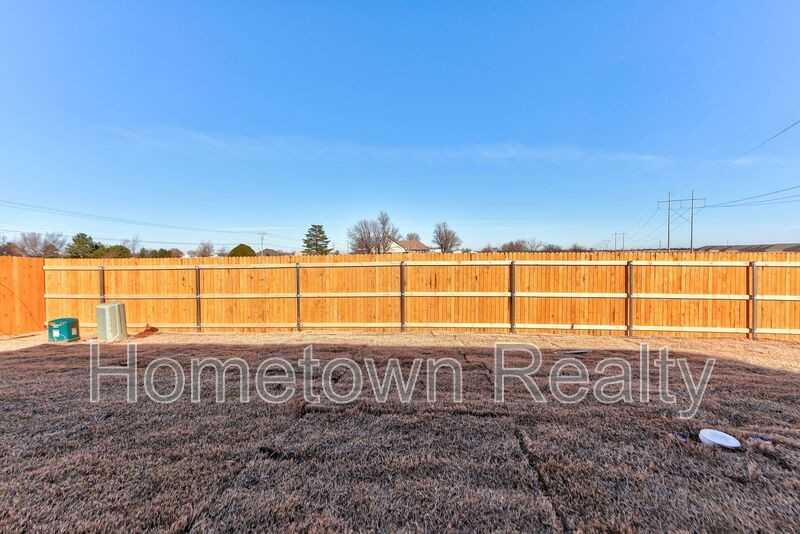 9724 Nw 124th St - Photo 3 of 44