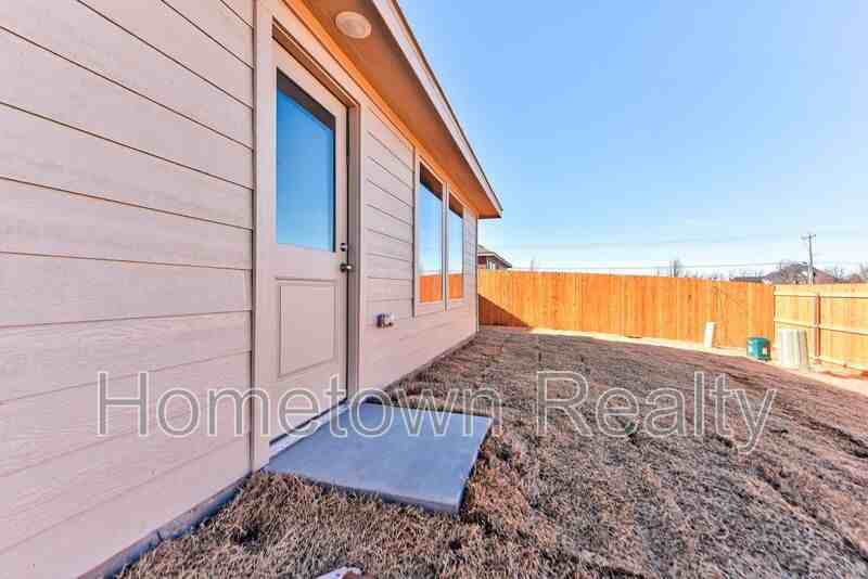 9724 Nw 124th St - Photo 4 of 44