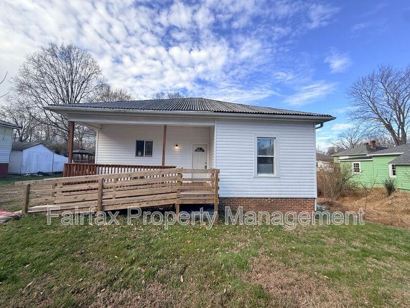 1725 Turner St - Photo 2 of 3