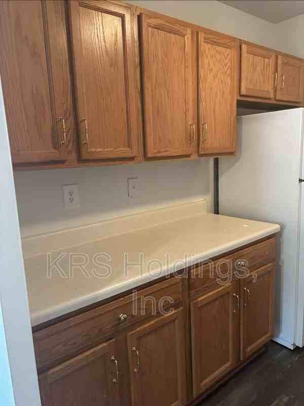 806 Crenshaw Rd #432 - Photo 4 of 33