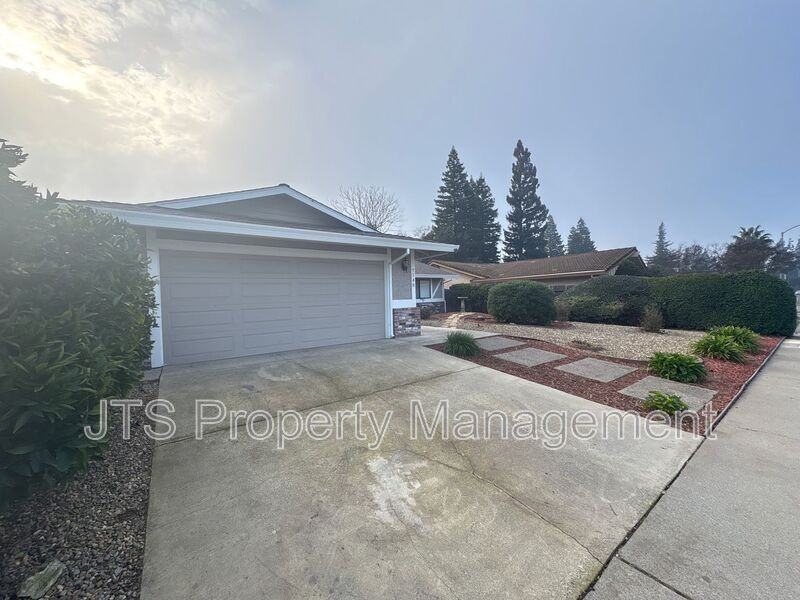 5140 Linda Lou Dr - Photo 3 of 18