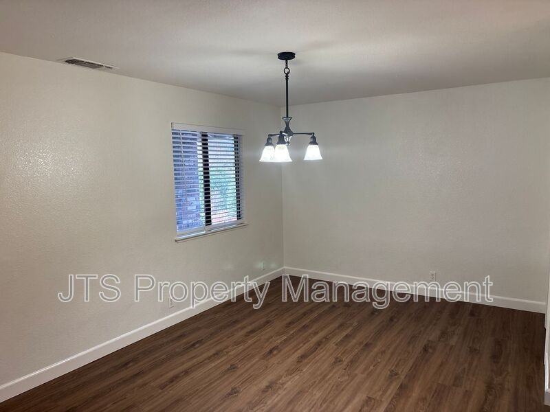 5140 Linda Lou Dr - Photo 7 of 18