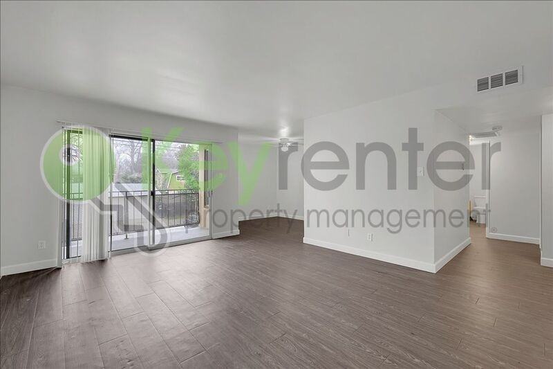 2515 H St #16 - Photo 2 of 17