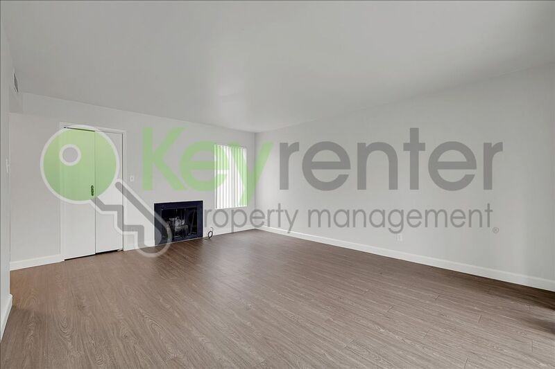 2515 H St #16 - Photo 4 of 17