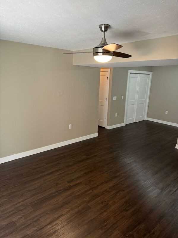 2121 Southfork Dr - Photo 3 of 22