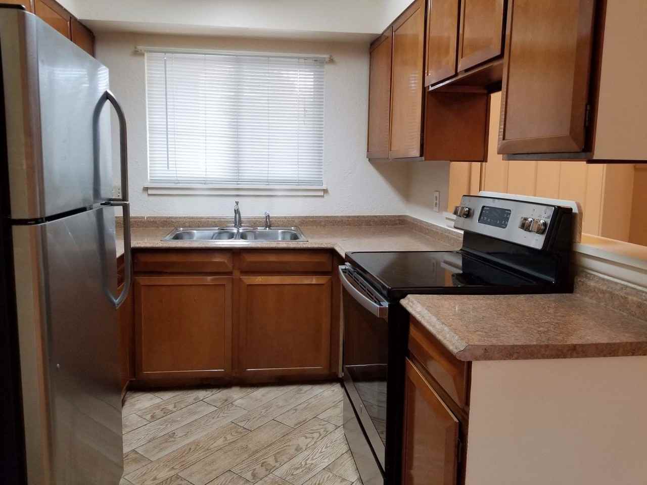 1301 30th St. - Photo 4 of 23