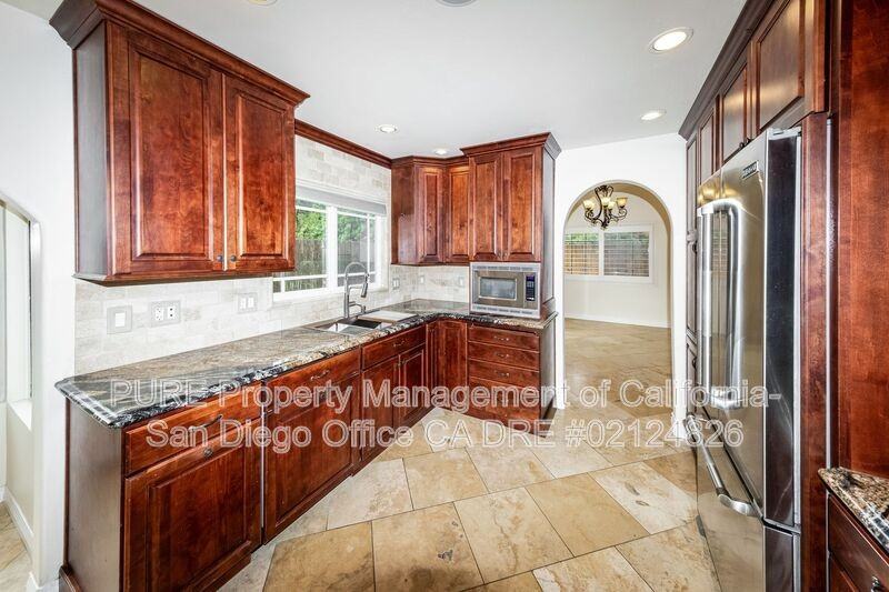 1347 Heritage Ct - Photo 5 of 15