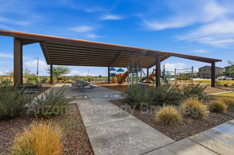 17232 W Paraiso Ln - Photo 3 of 34