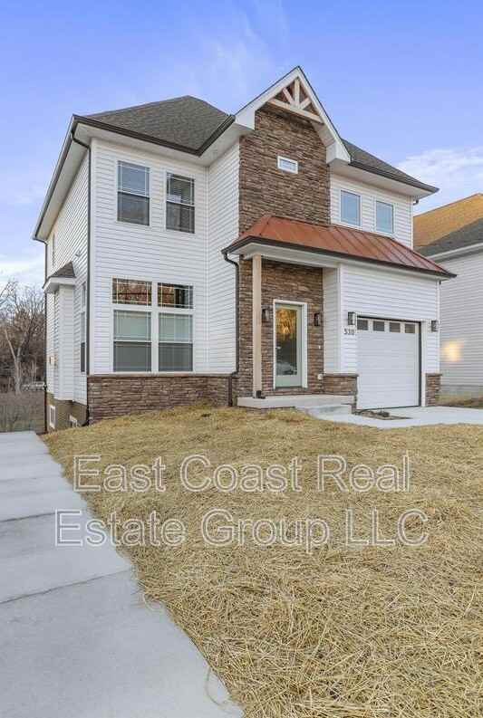 530 N 3rd St - Photo 2 of 47