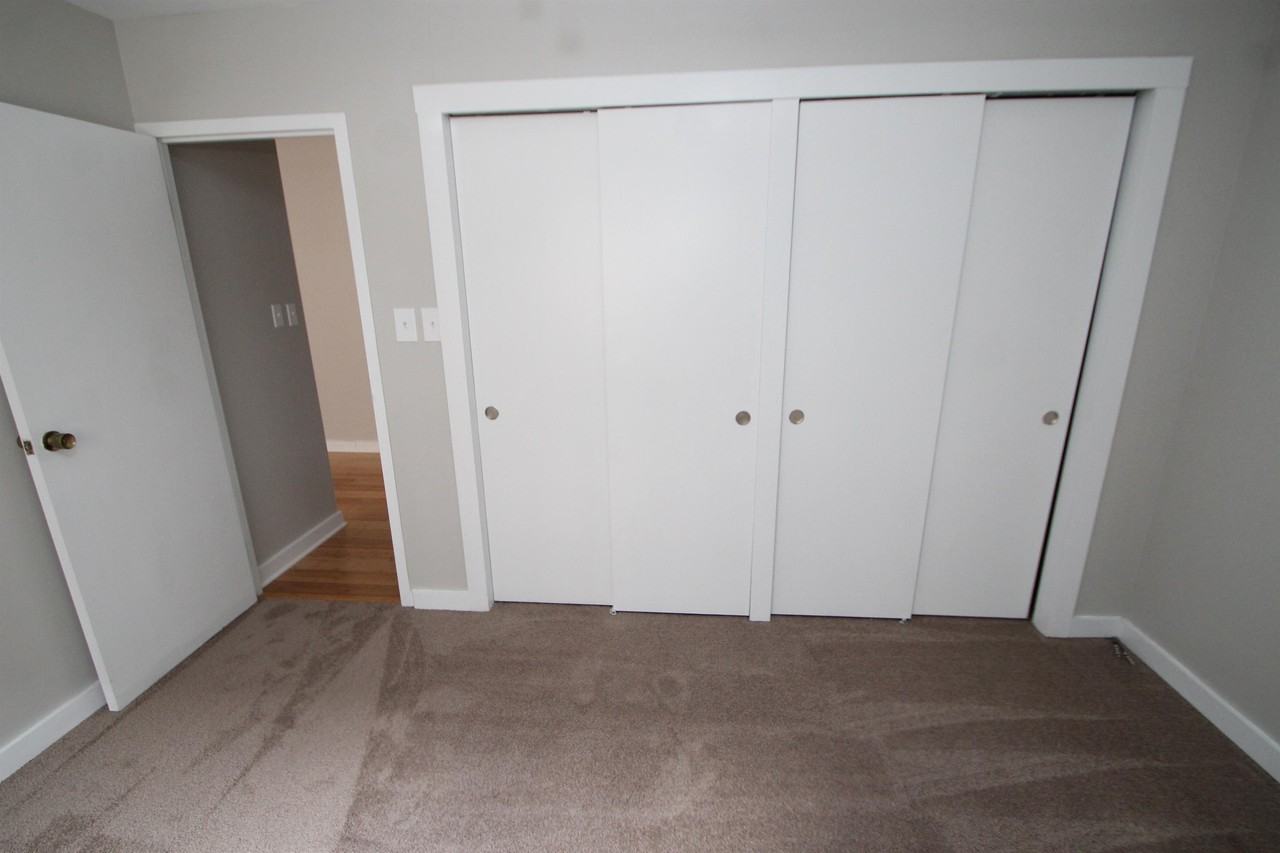 ANITA HALL -- 197 - Photo 7 of 35