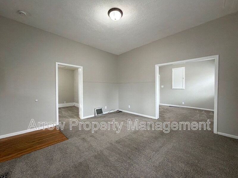 2738 Apple St - Photo 2 of 12