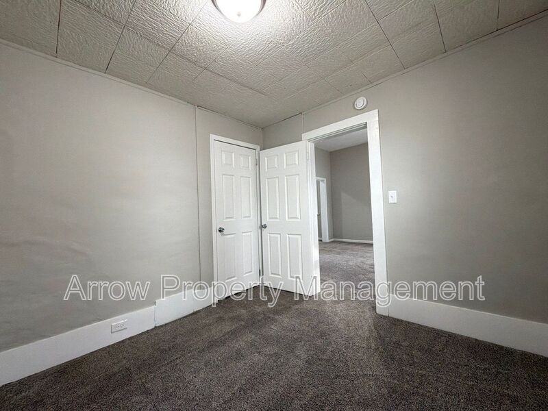 2738 Apple St - Photo 7 of 12