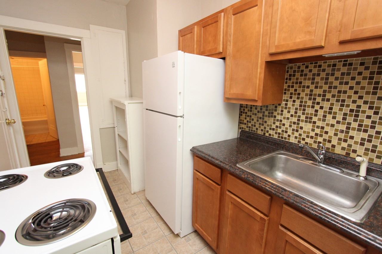 HOBART COMMONS -5625/27 -- 141 - Photo 7 of 9